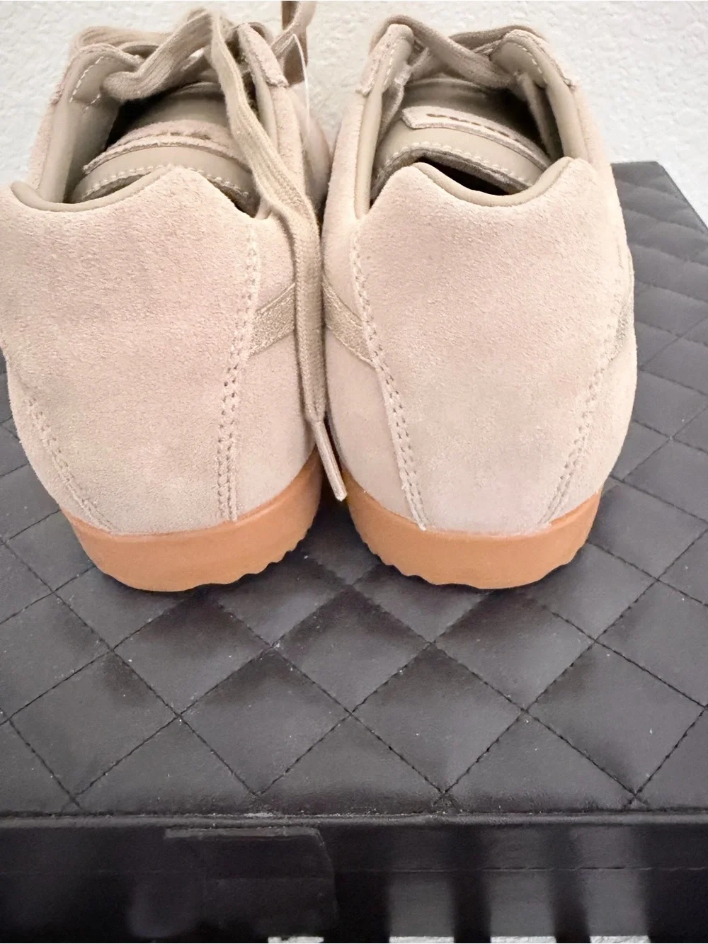 Gola Women's Beige Suede Sneakers with Gum Sole - Picture 3 of 5